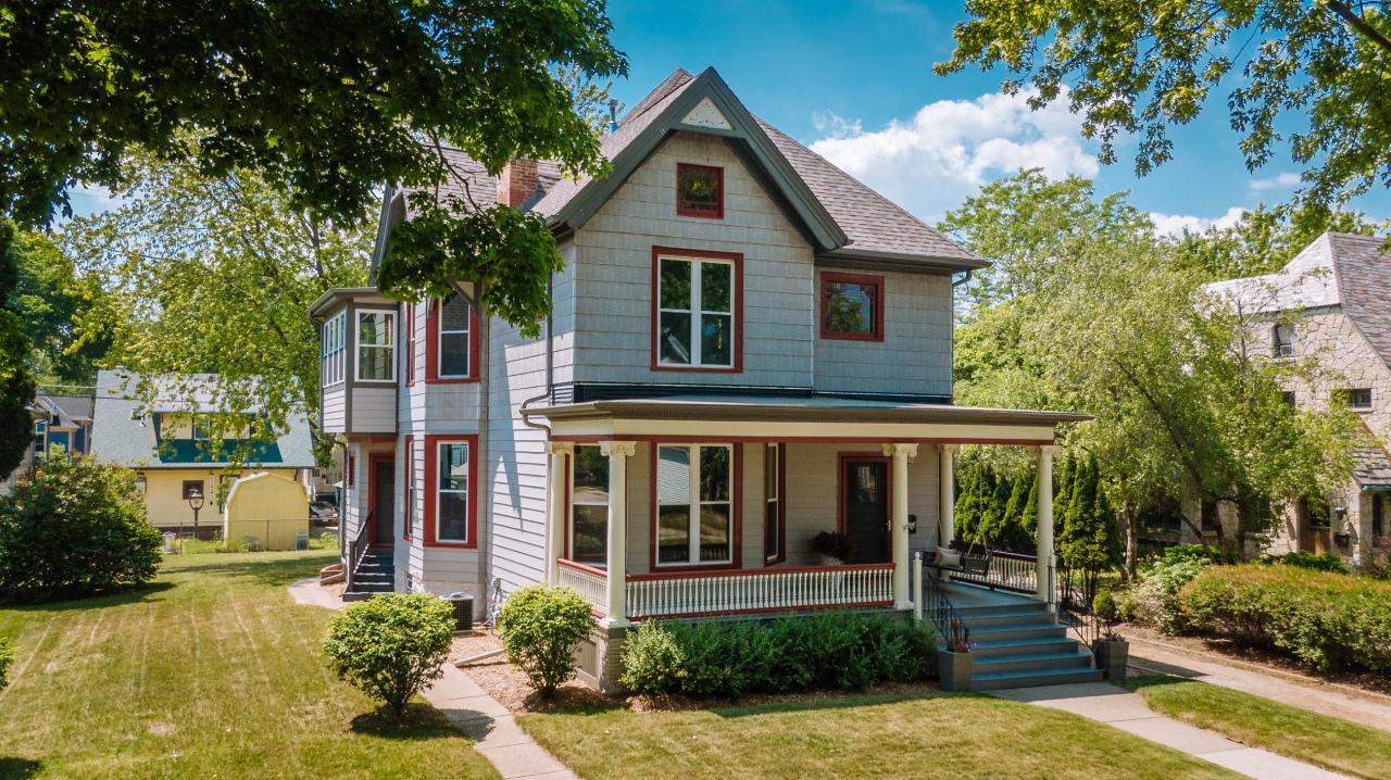 1730 College Ave., Racine, WI 53403