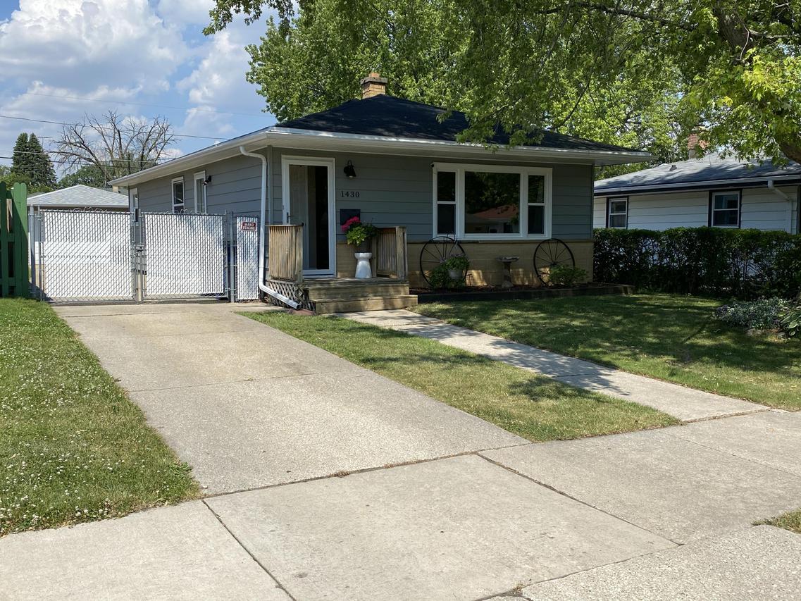 1430 Indiana St, Racine, WI 53405