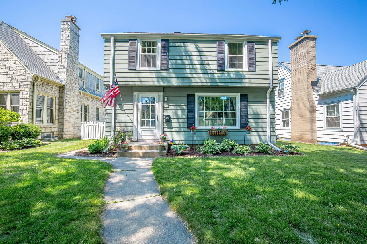 2733 N 75th St., Wauwatosa, WI 53210