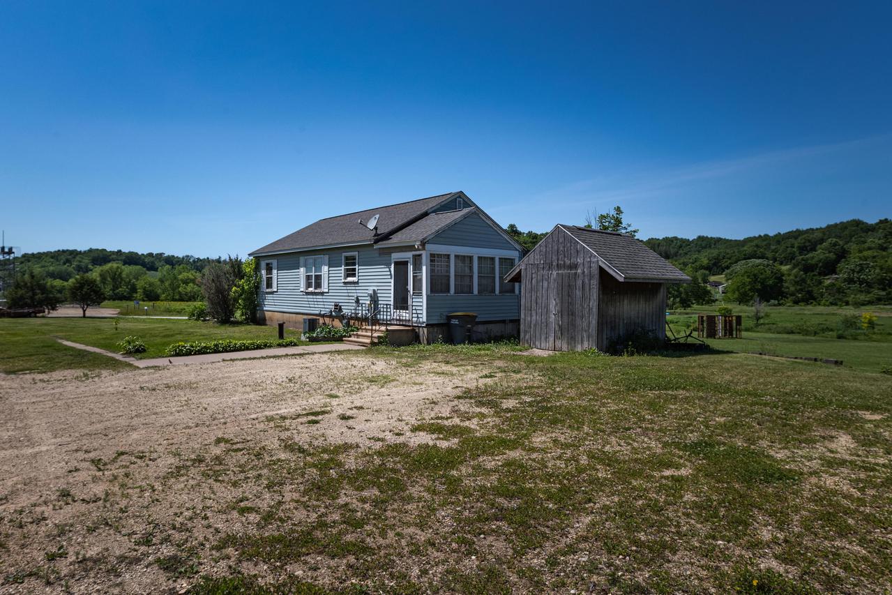 N5462 Hauser Rd., Onalaska, WI 54650
