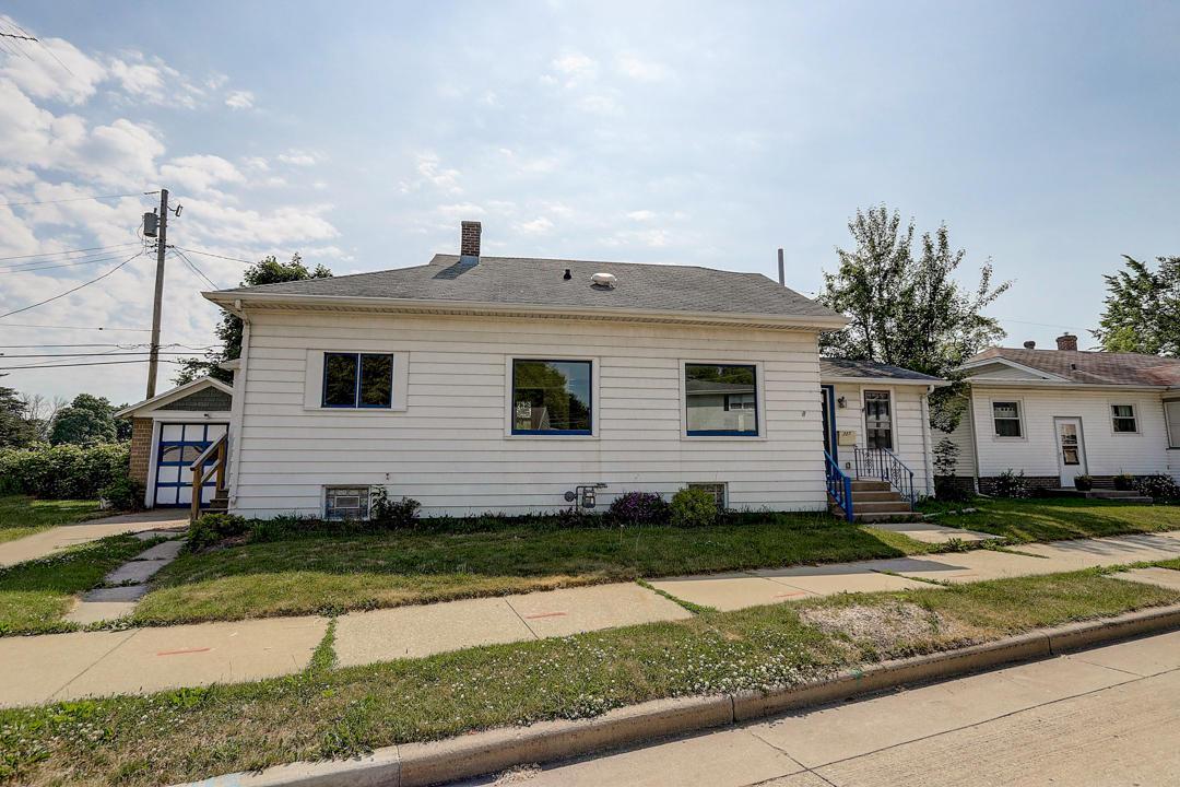 727 West Blvd, Racine, WI 53405