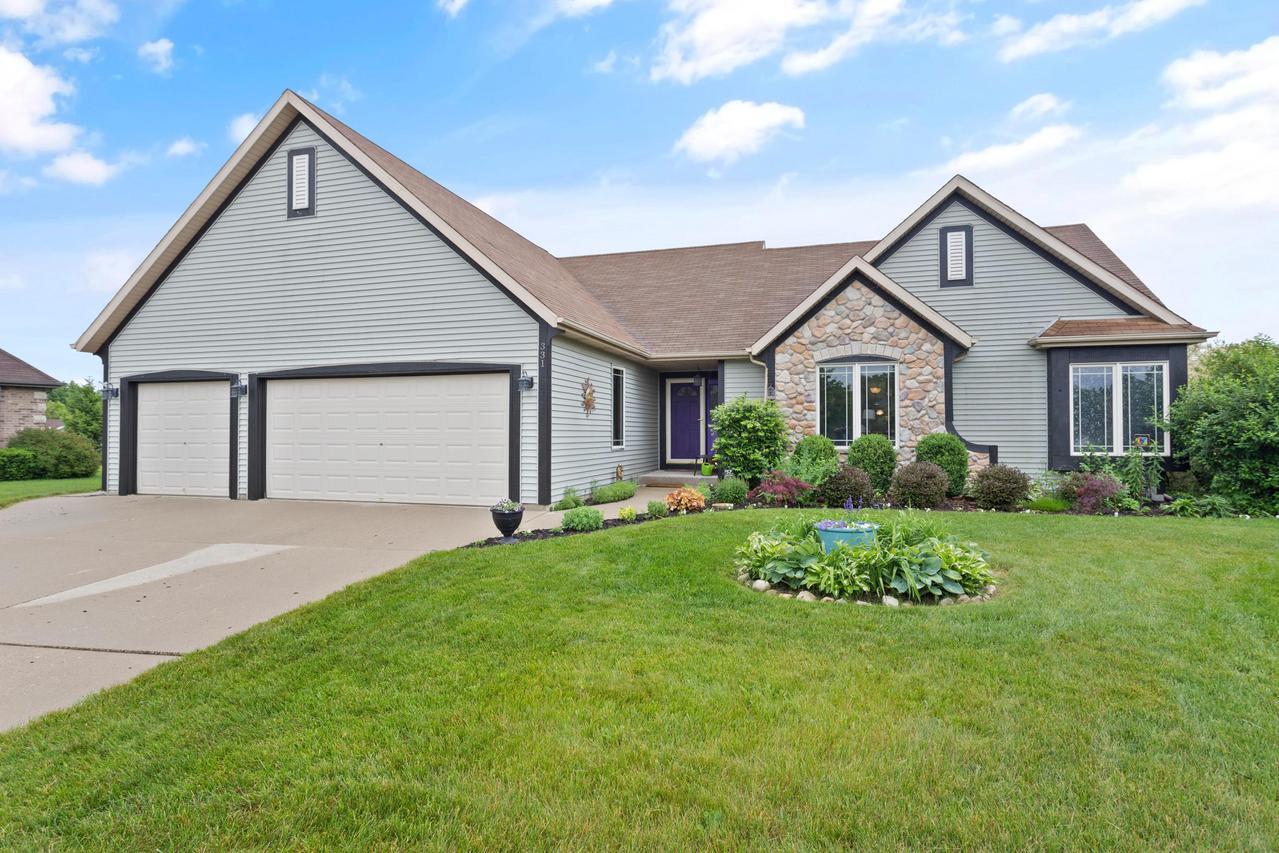 331 Sapphire Ct, Fredonia, WI 53021