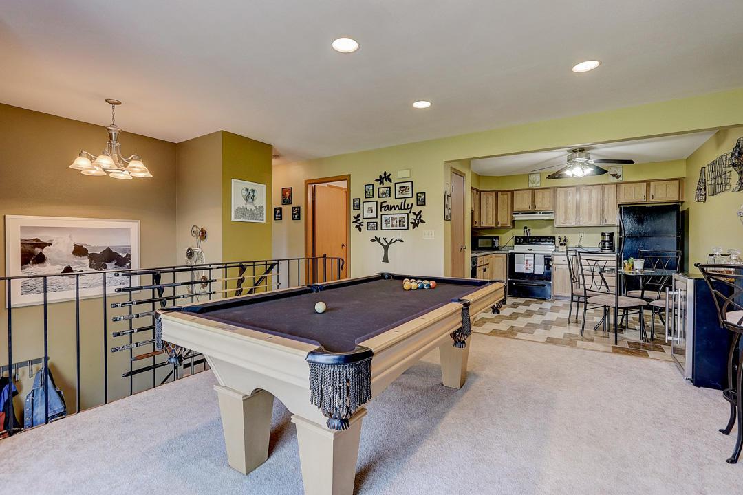 6475 S Whitanll Edge Rd., Franklin, WI 53132