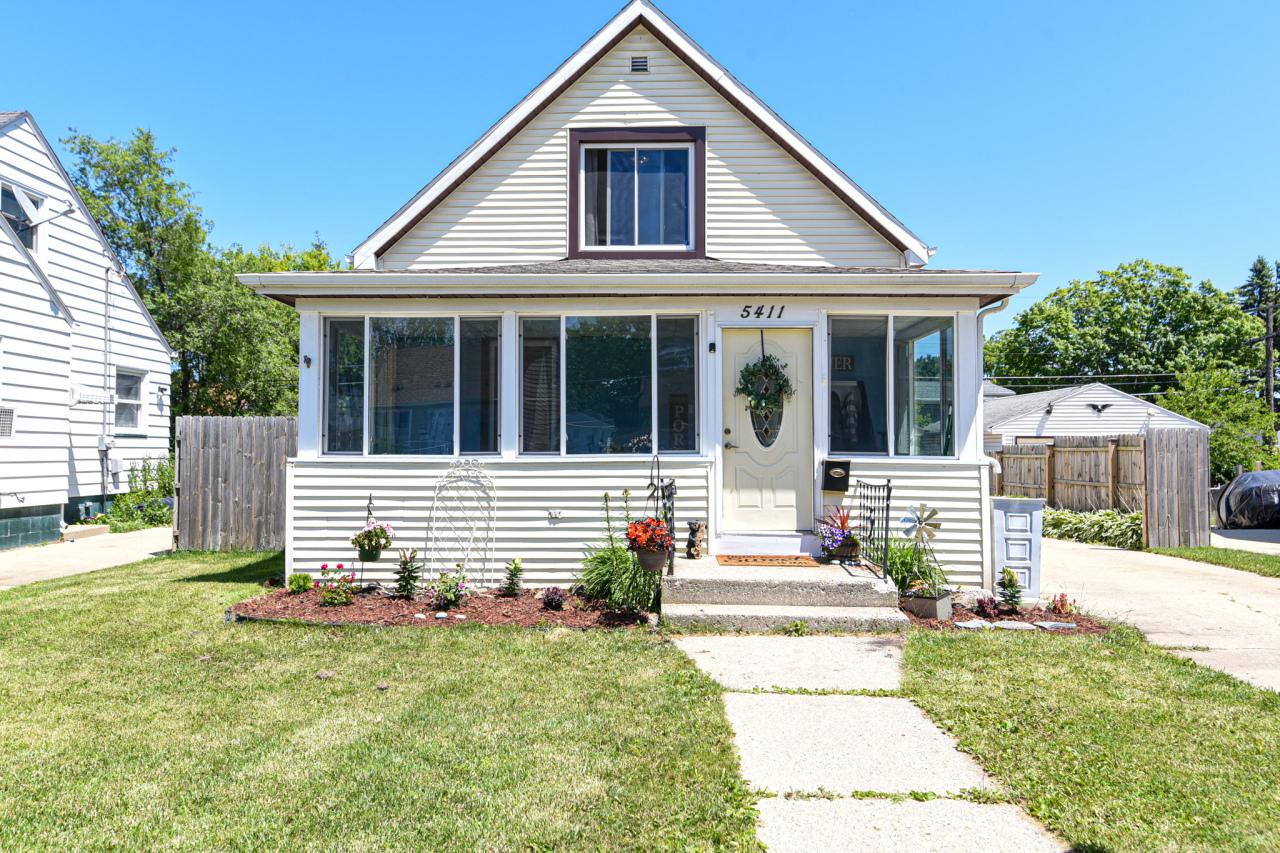 5411 42nd Ave, Kenosha, WI 53144