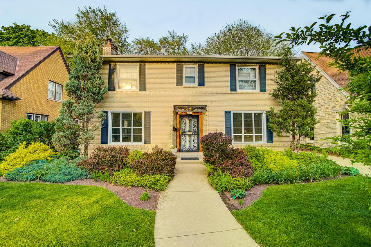 2564 Pasadena Blvd., Wauwatosa, WI 53226