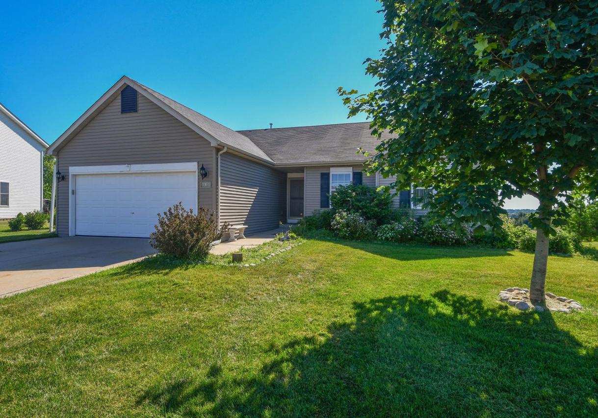 517 Autumn Crest Dr., Watertown, WI 53094