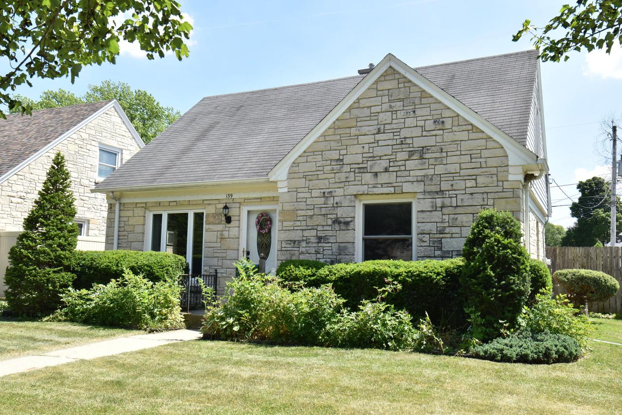 139 Douglas Ave., Waukesha, WI 53186