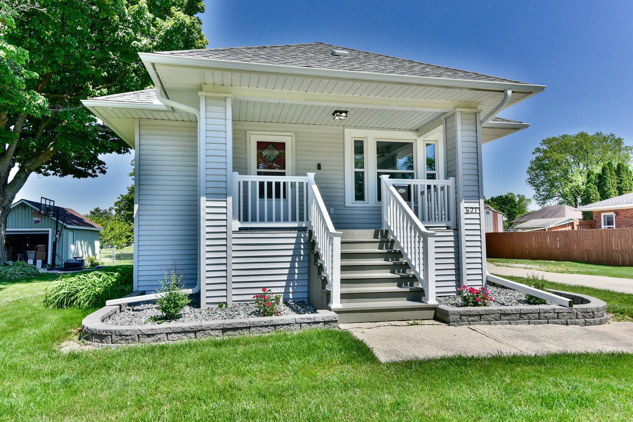 621 N Broad St, Elkhorn, WI 53121
