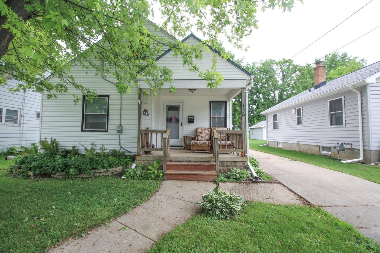 129 Tenny Ave., Waukesha, WI 53186