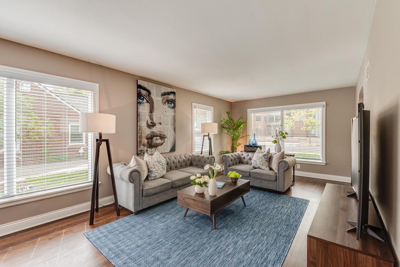 7502 W Meinecke Ave, Wauwatosa, WI 53213