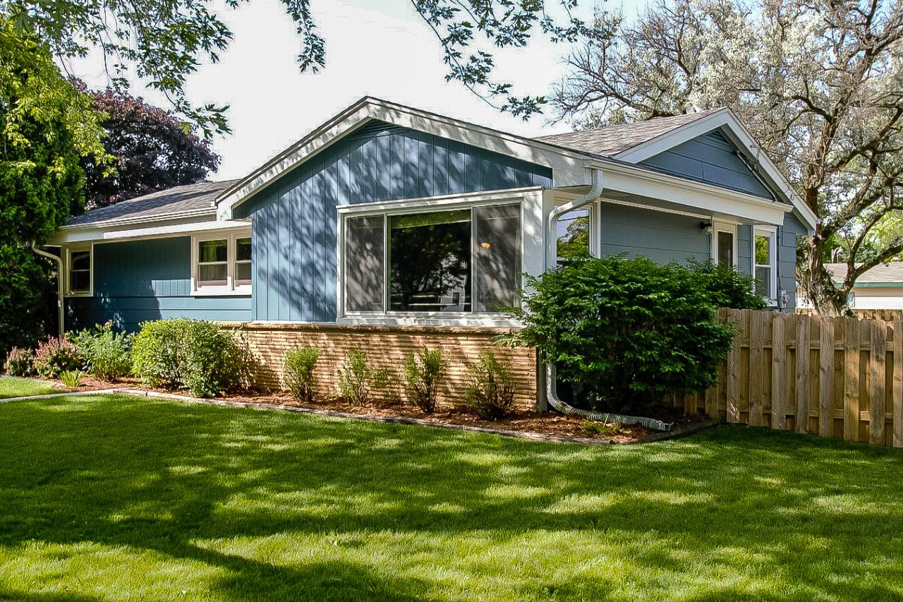 5747 S Honey Creek Dr., Milwaukee, WI 53221