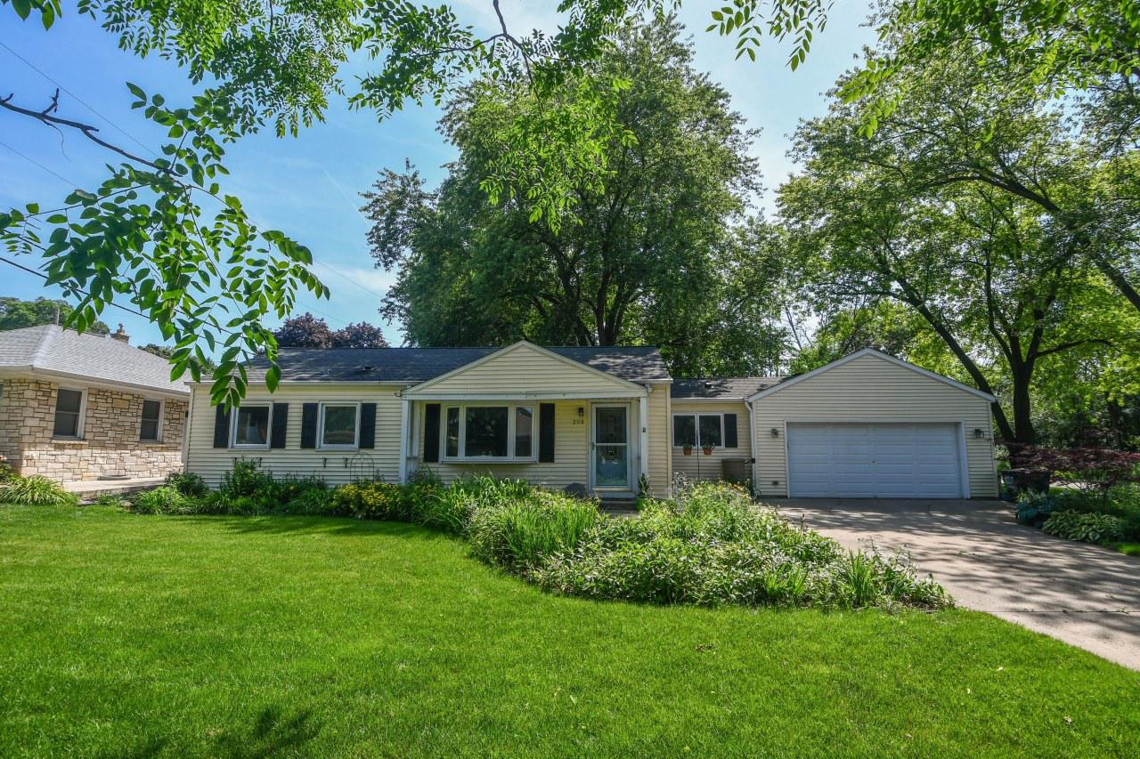 208 N 116th St., Wauwatosa, WI 53226