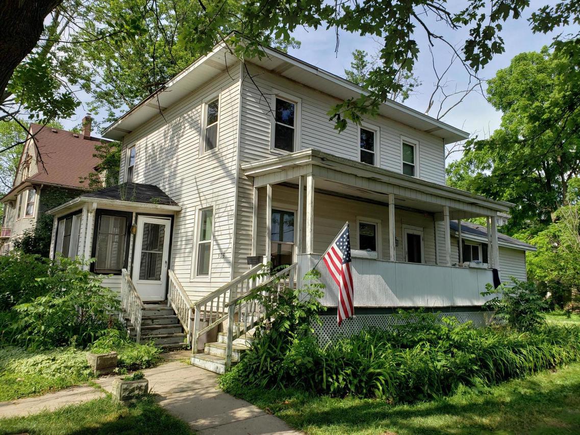 305 S Wisconsin St., Elkhorn, WI 53121