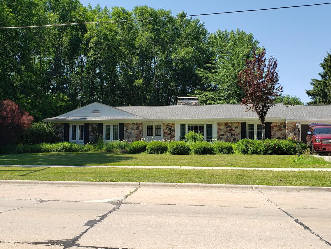 3212 Wildwood Dr., Manitowoc, WI 54220