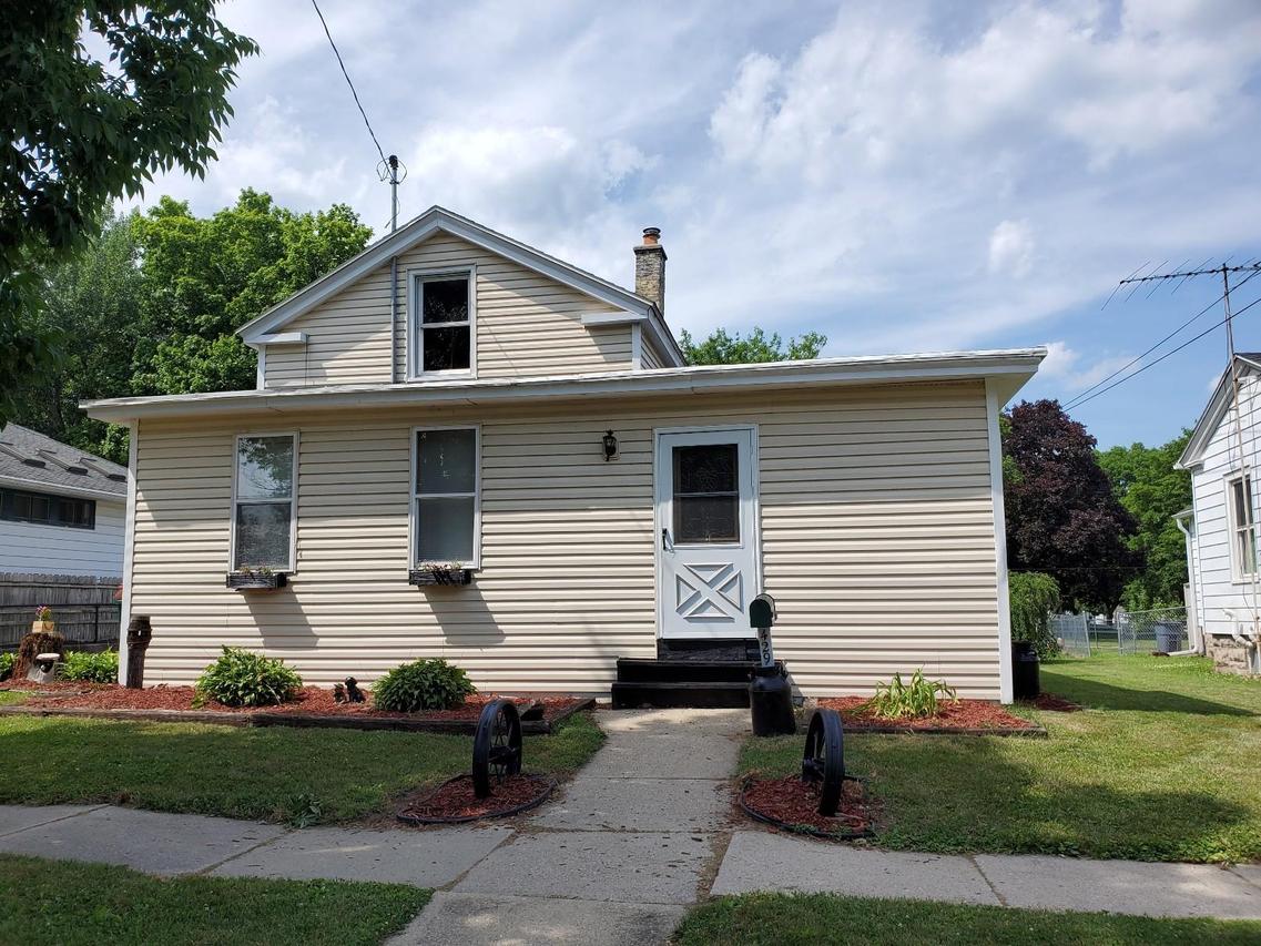 429 S 4th St, Fort Atkinson, WI 53538