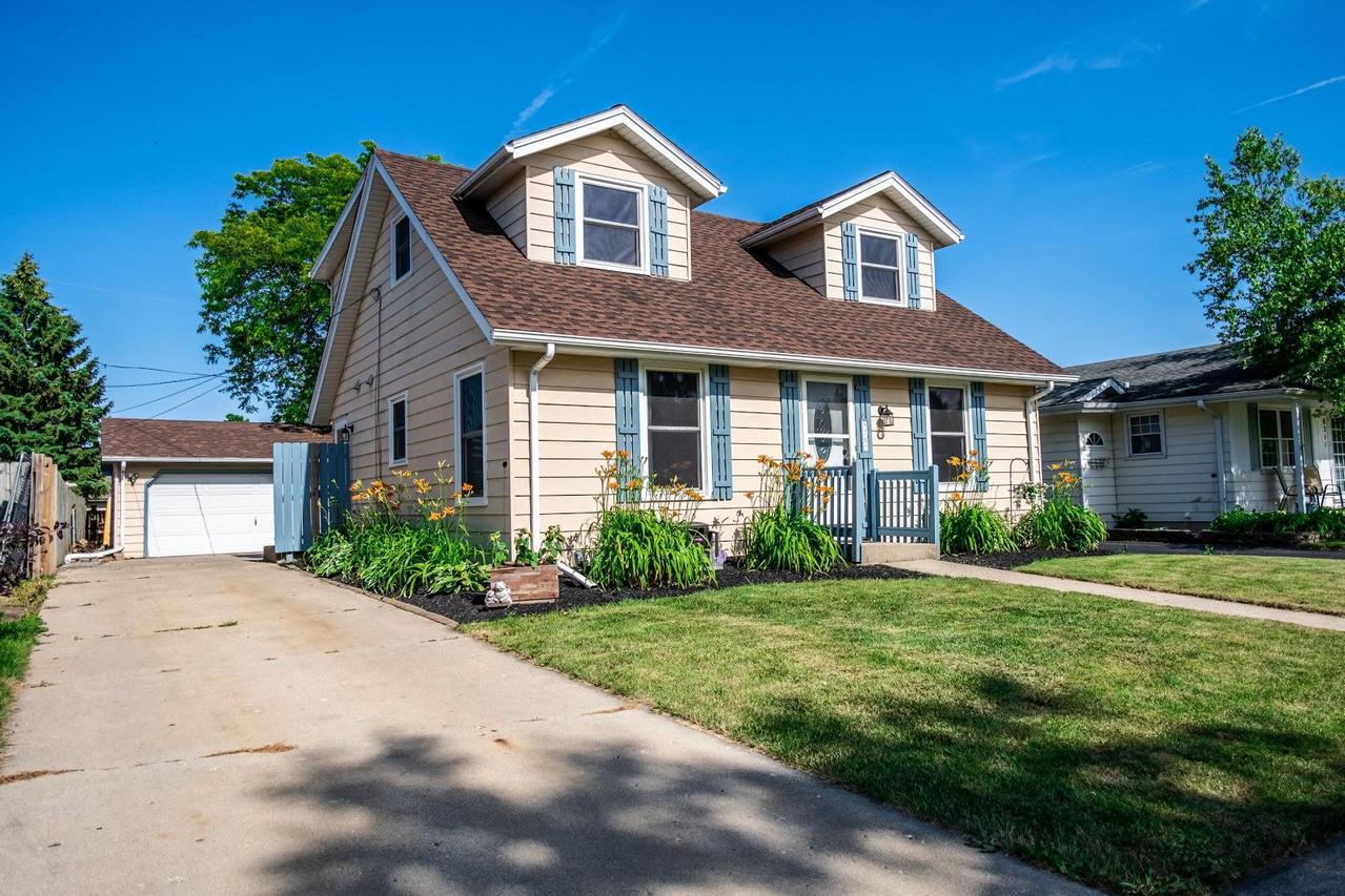 8207 17th Ave., Kenosha, WI 53143