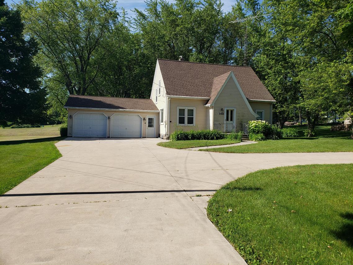 1421 Viebahn St., Manitowoc, WI 54220