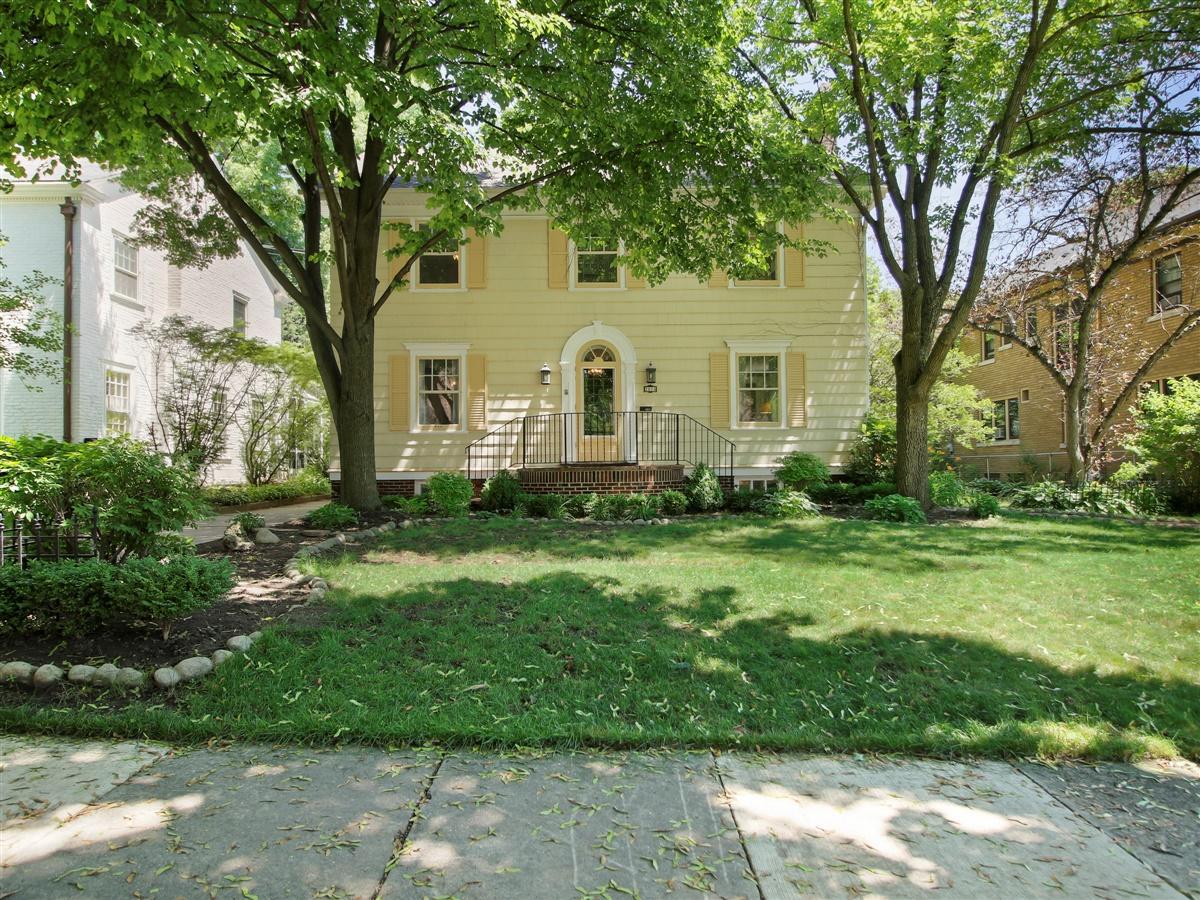 2016 Underwood Ave, Wauwatosa, WI 53213