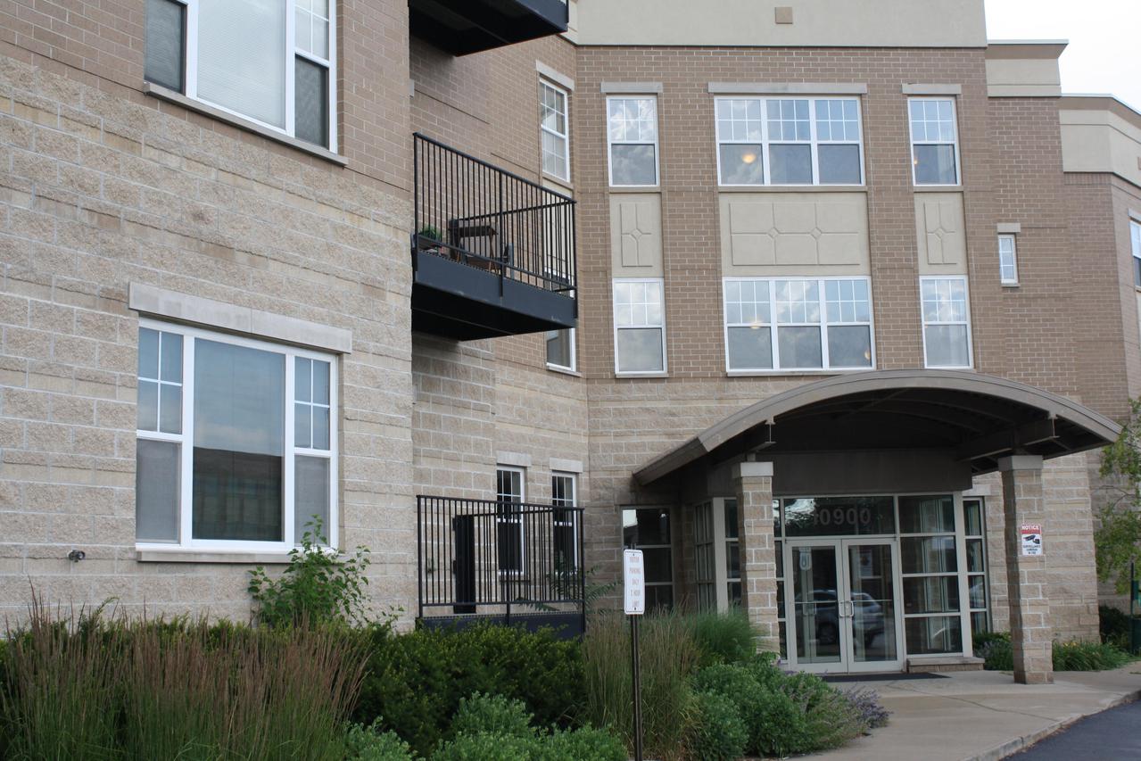 10900 W Bluemound Rd #112, Wauwatosa, WI 53226