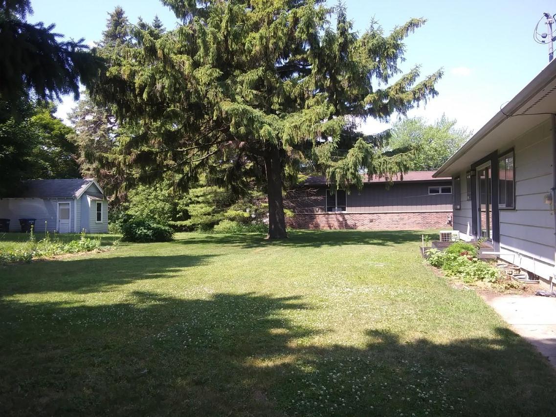 2105 S Memorial Pl., Sheboygan, WI 53081