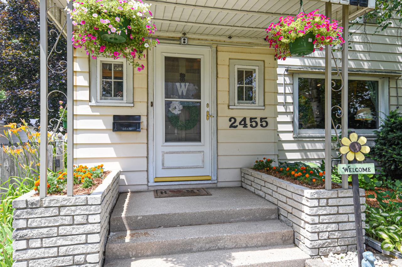 2455 S 64th St, West Allis, WI 53219