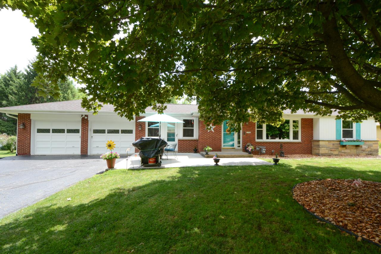 14065 Flora Ave, Brookfield, WI 53005