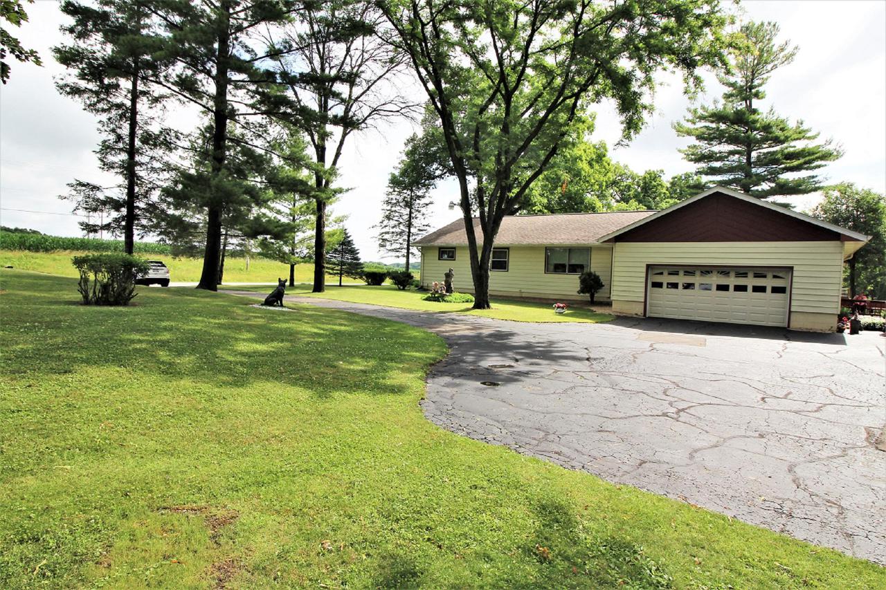 N2285 County Road Cw, Ixonia, WI 53094