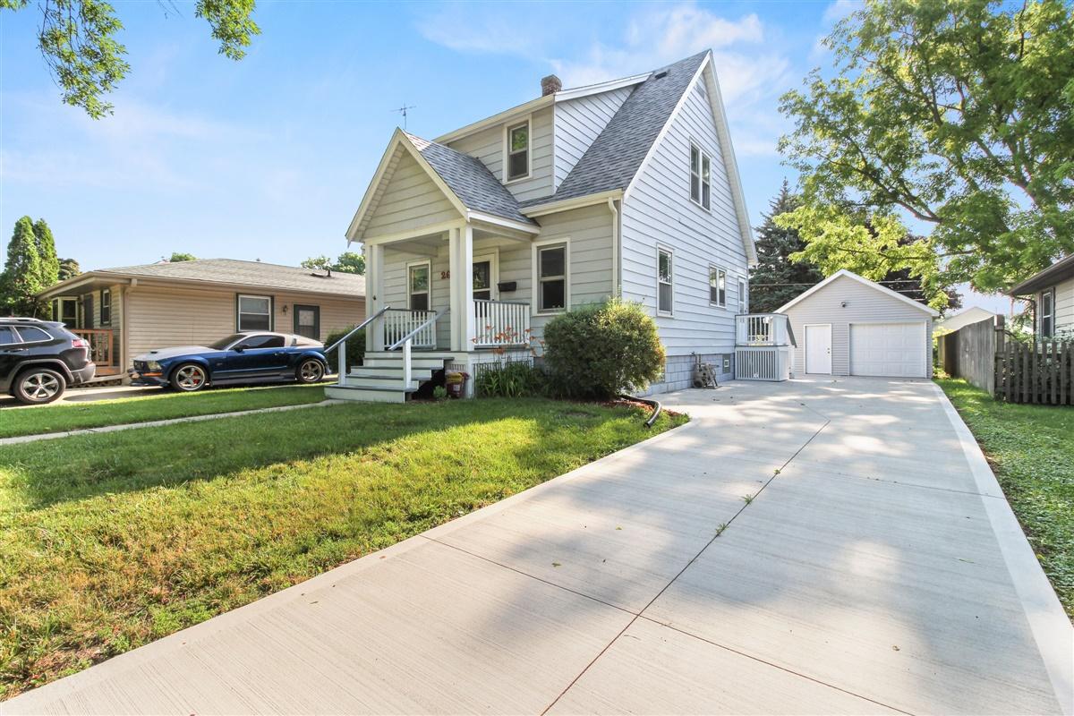 2609 Orchard St., Racine, WI 53405