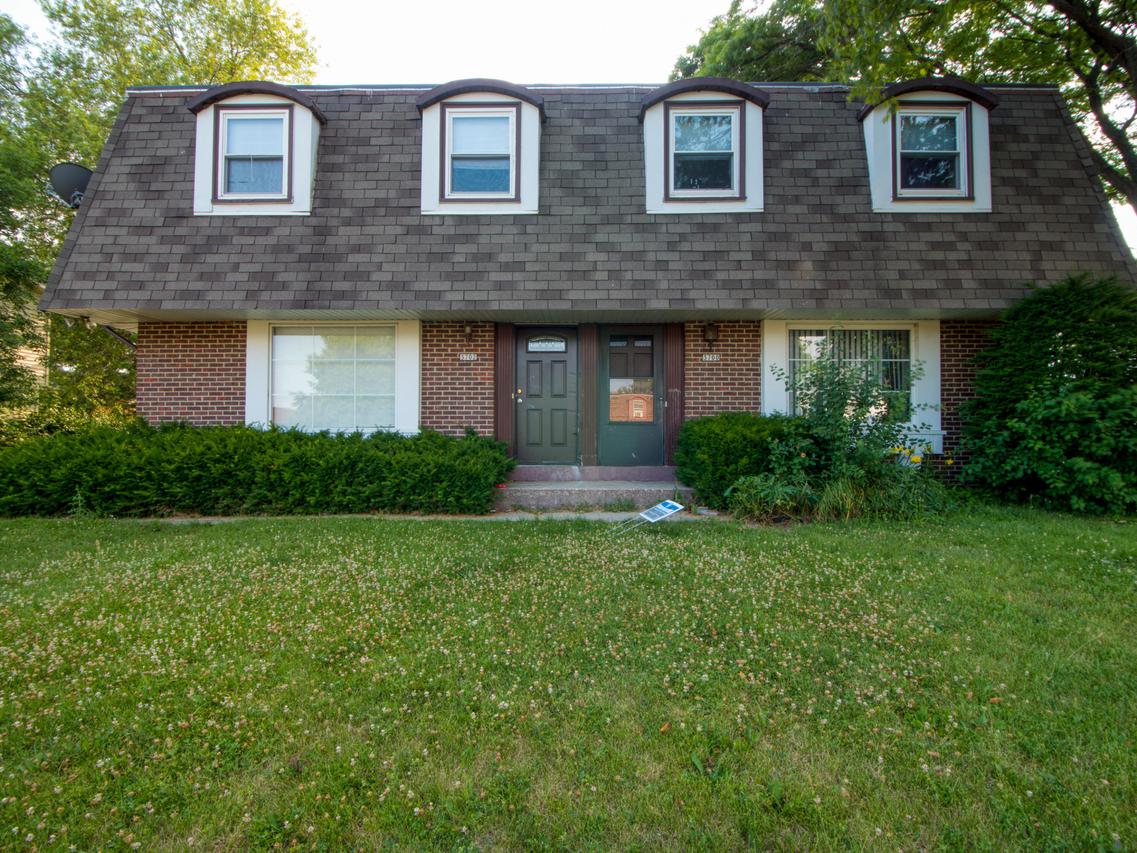 3700 Southwood Dr, Racine, WI 53406