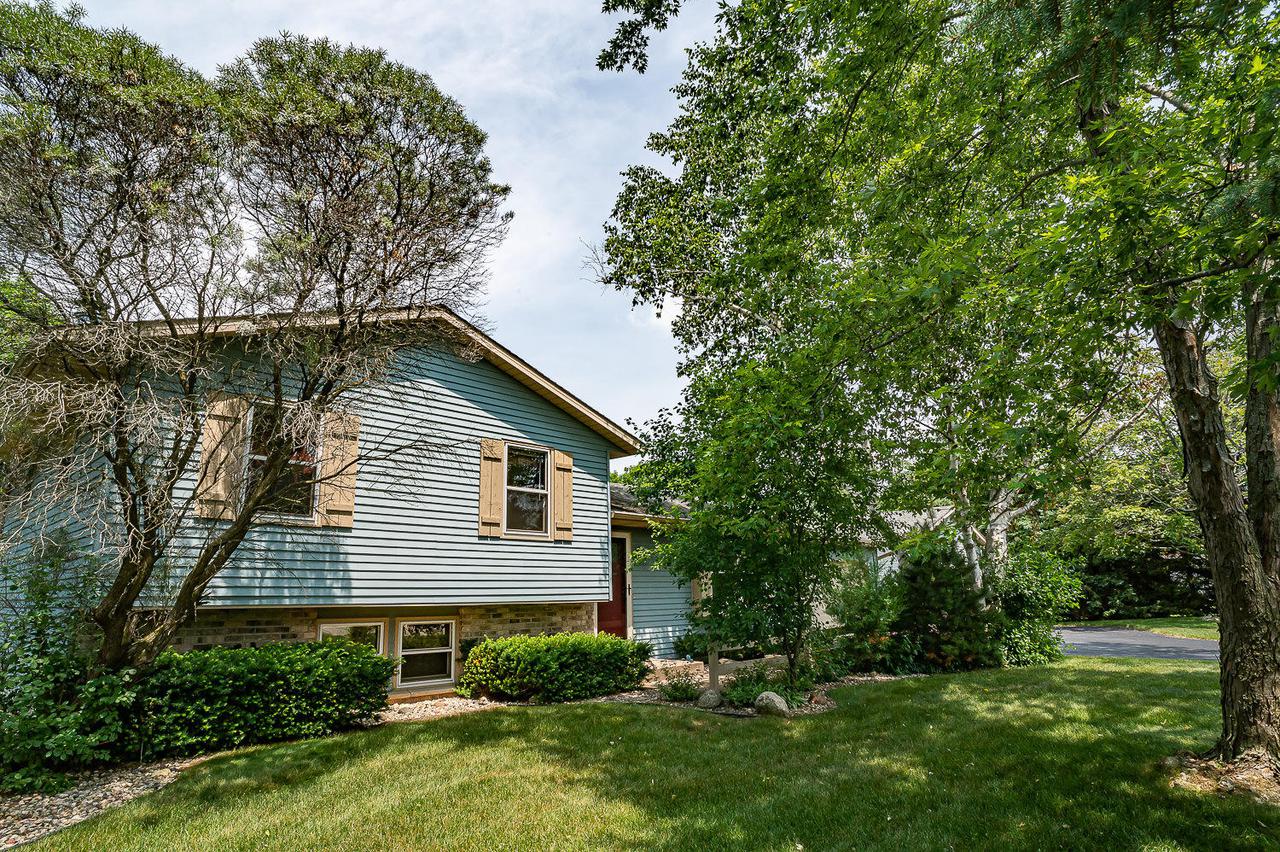 S43W25622 Maryanna Dr., Waukesha, WI 53189