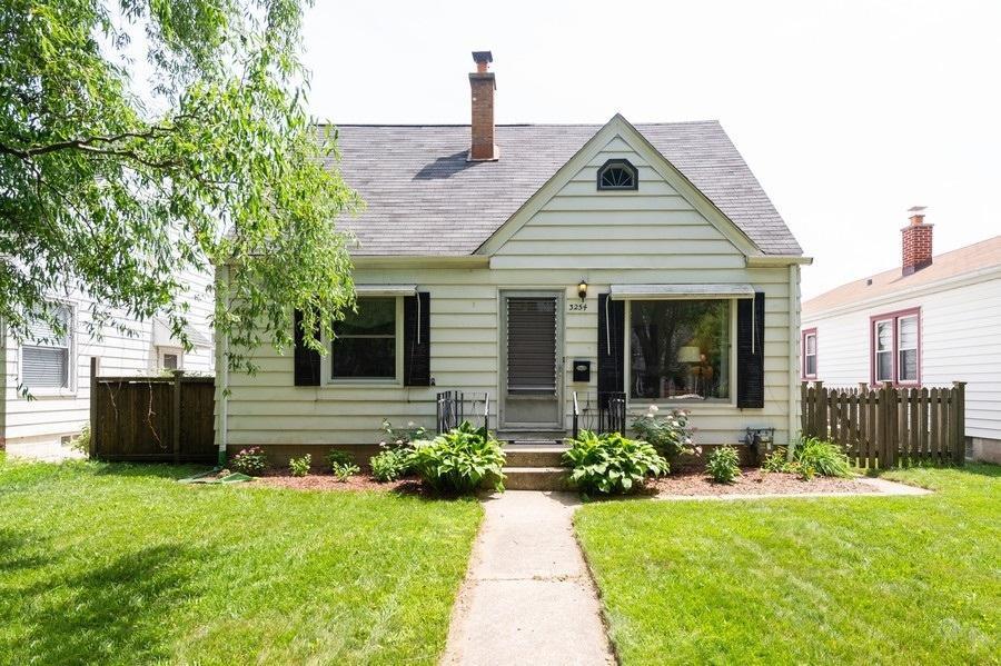 3254 N 86th St, Milwaukee, WI 53222