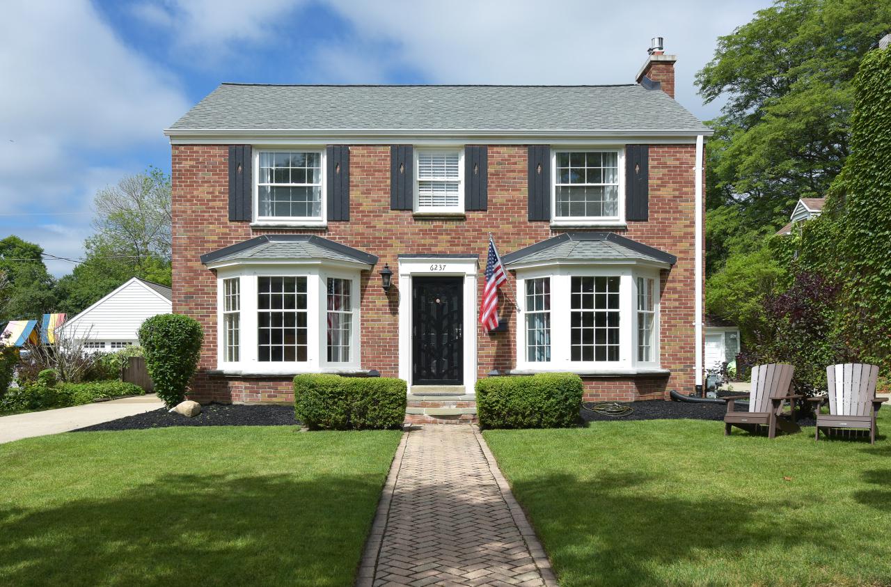 6237 N Bay Ridge, Whitefish Bay, WI 53217