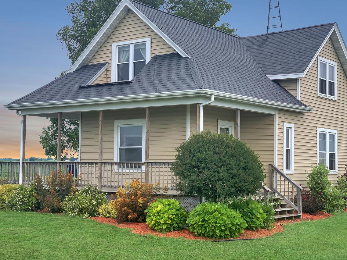 9912 Point Creek Rd., Centerville, WI 53063
