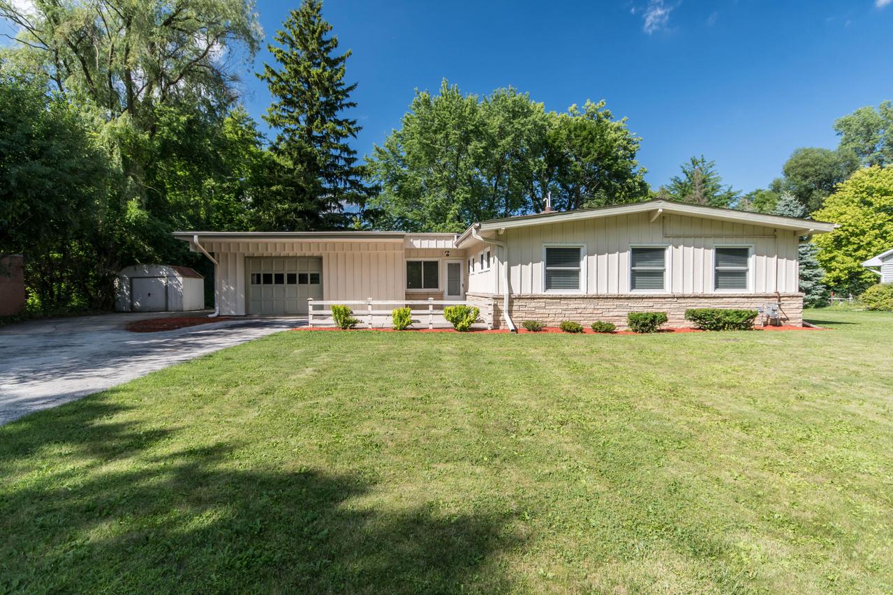 2816 S Root River, West Allis, WI 53227