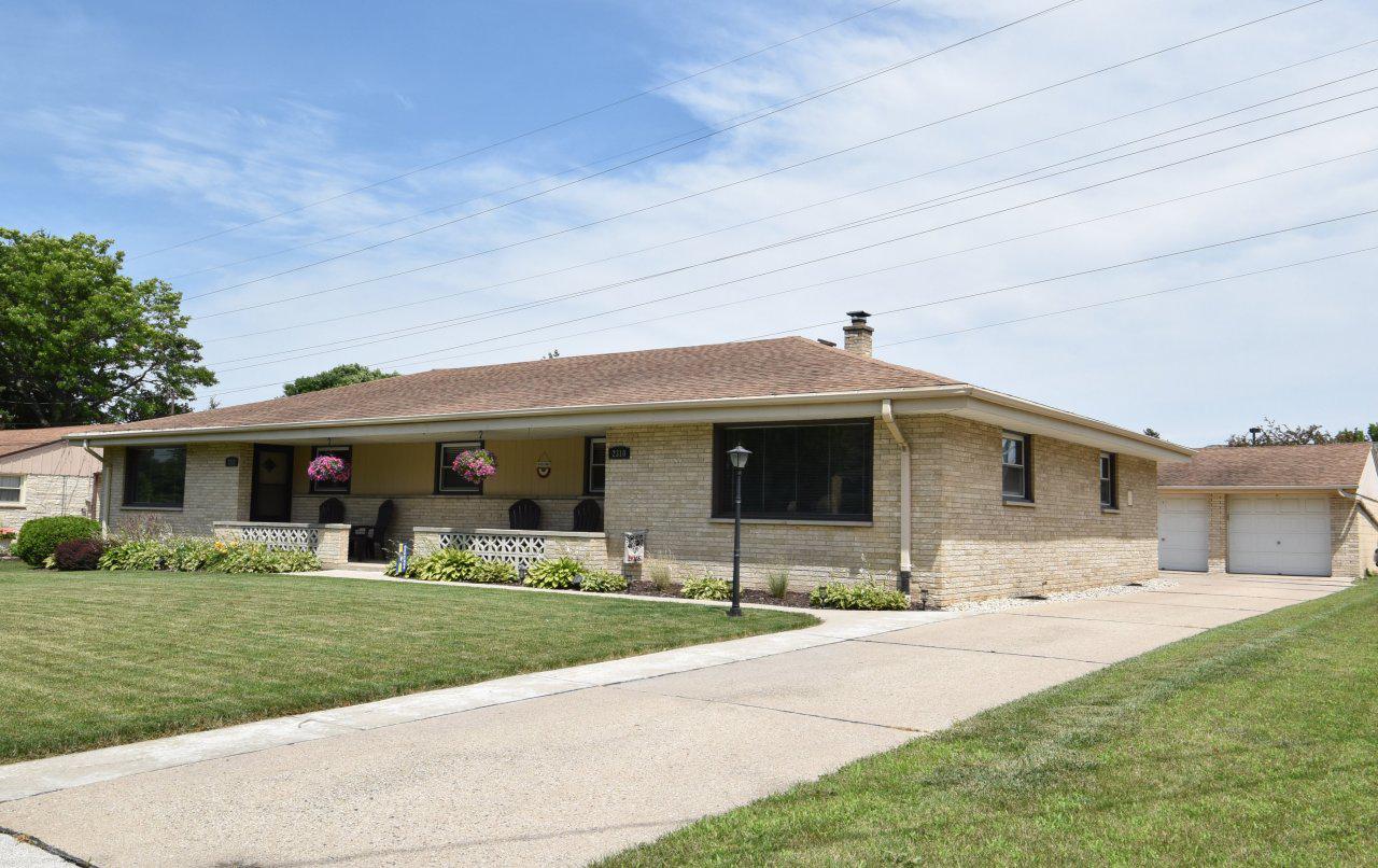2310 N 120th St #2312, Wauwatosa, WI 53226