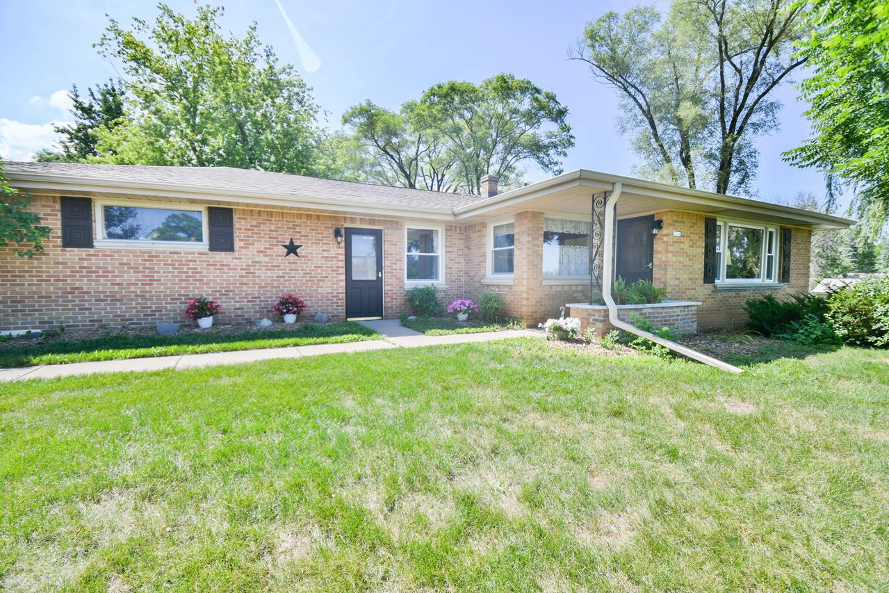 6201 N 115th St., Milwaukee, WI 53225