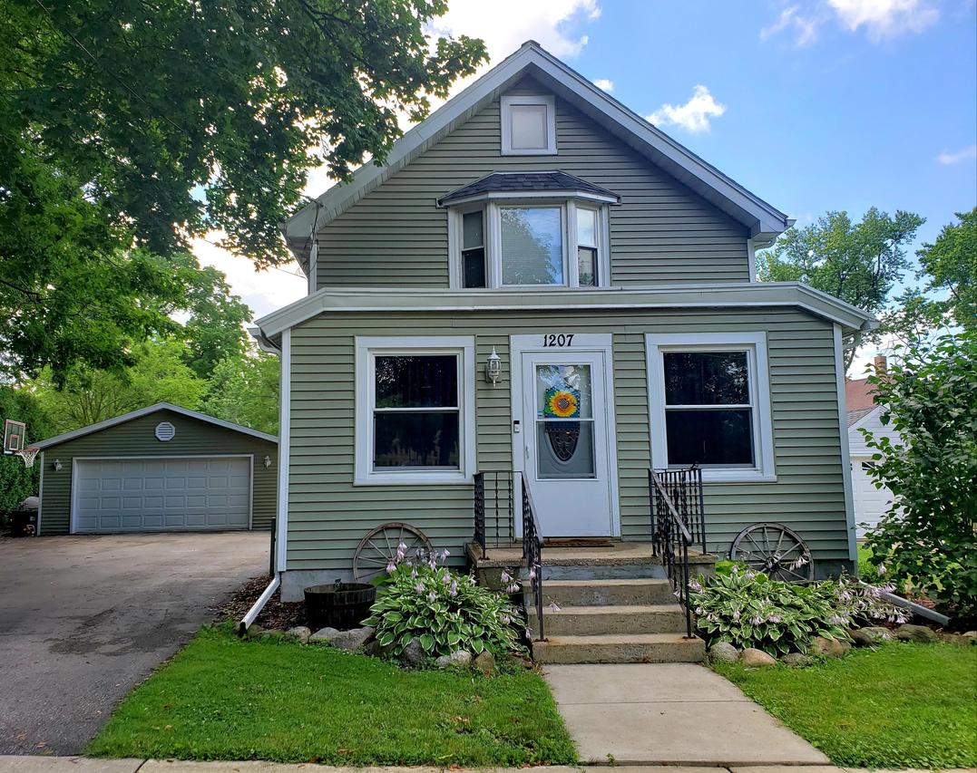 1207 Western Ave., Watertown, WI 53094