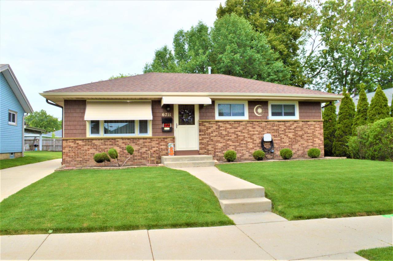 6711 S 18th St., Milwaukee, WI 53221