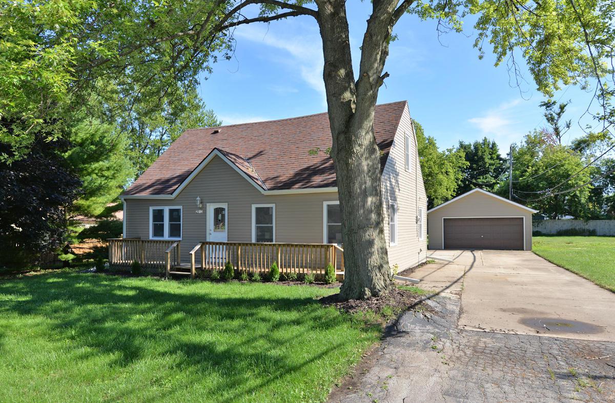 2813 Sunrise Rd, Caledonia, WI 53402