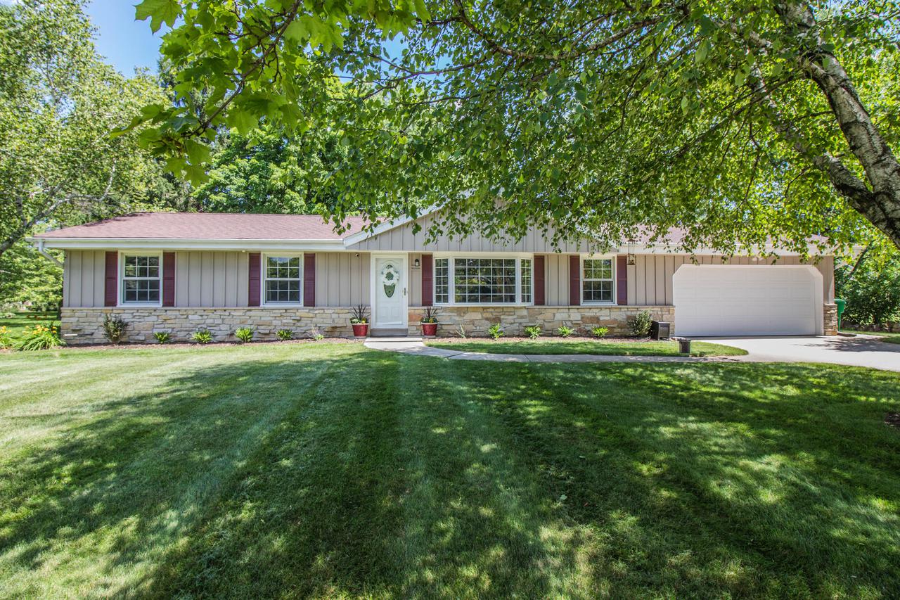 12942 N Phillip Dr, Mequon, WI 53097