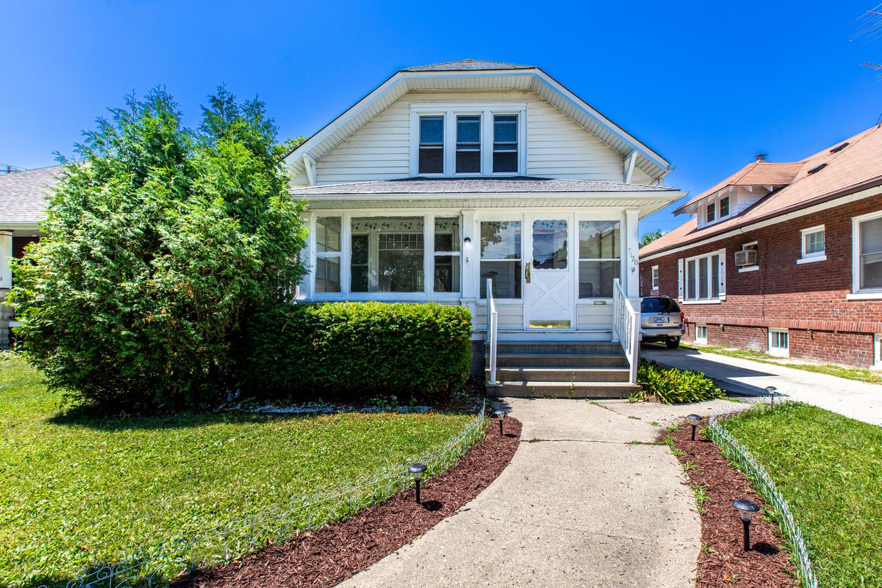 7120 22nd Ave, Kenosha, WI 53143