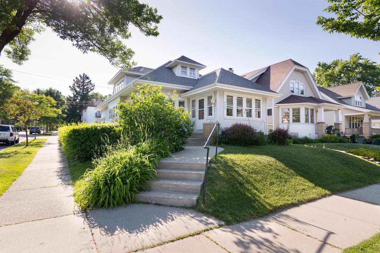 2203 N 69th St., Wauwatosa, WI 53213