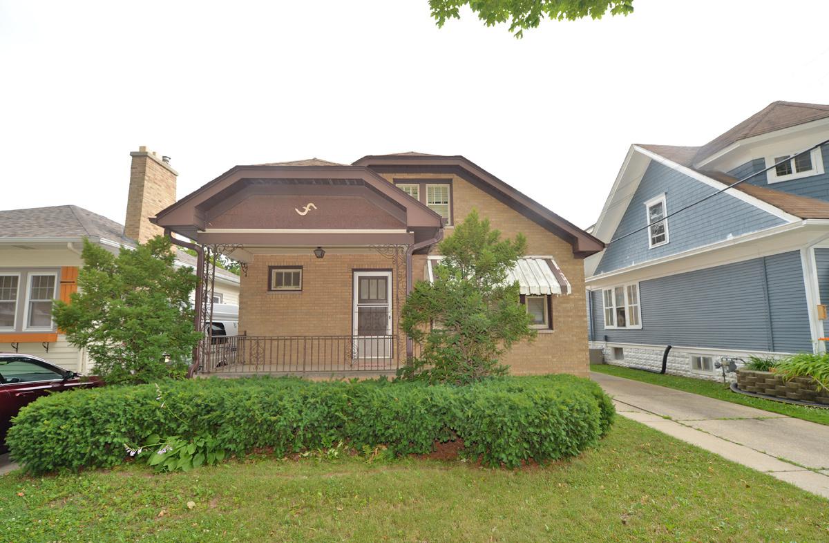 2815 Charles St., Racine, WI 53402