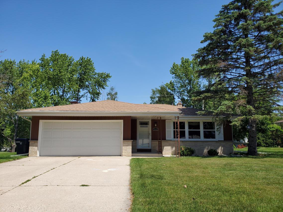2020 Rambling Rose Rd., Waukesha, WI 53186