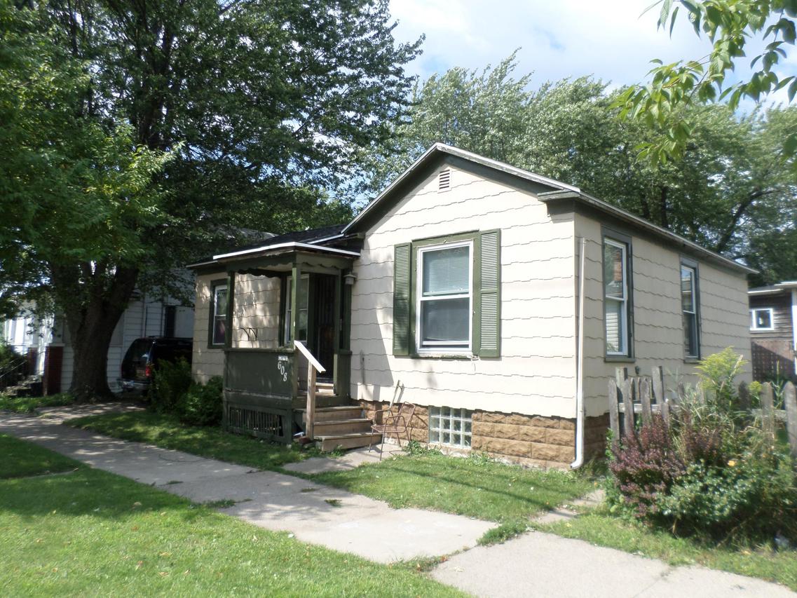 608 Eleventh St., Racine, WI 53403