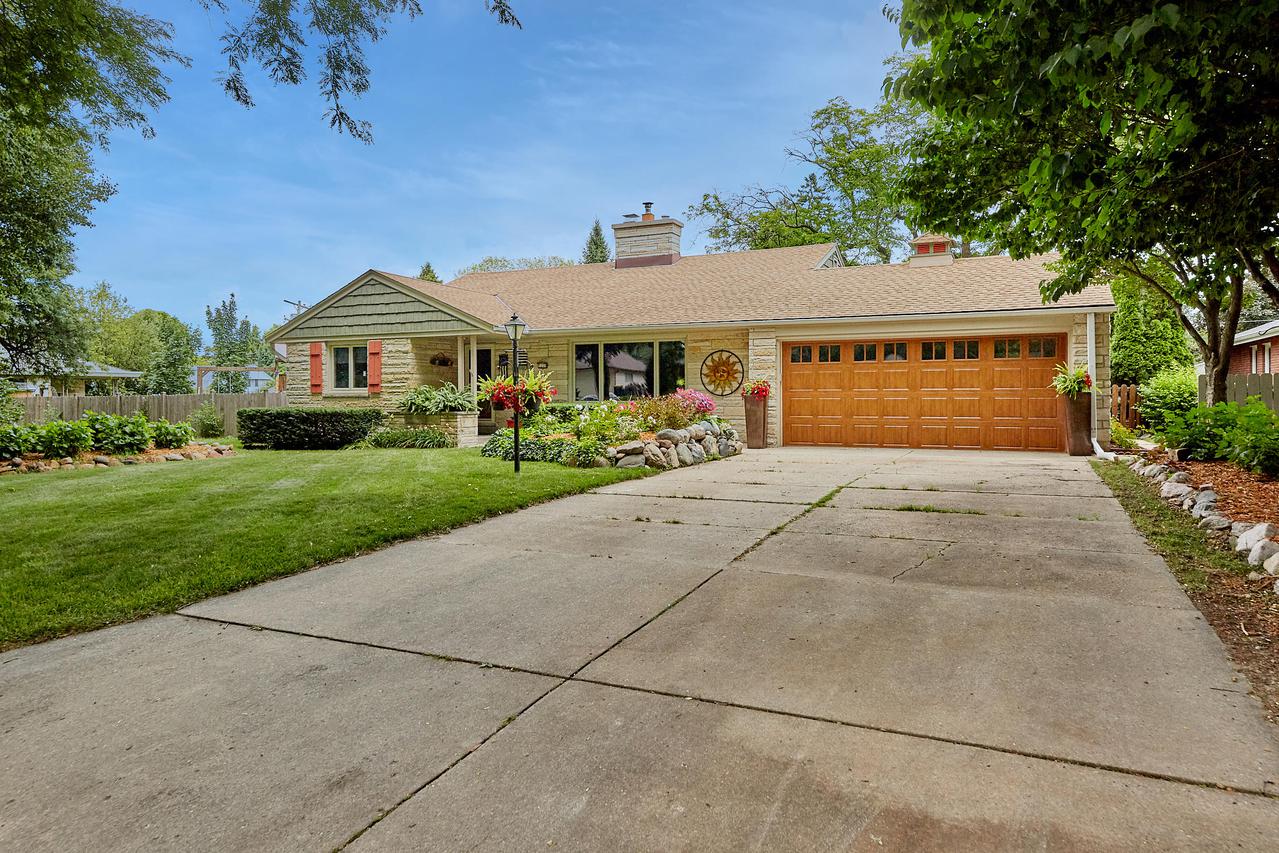 3220 N 105th St., Wauwatosa, WI 53222
