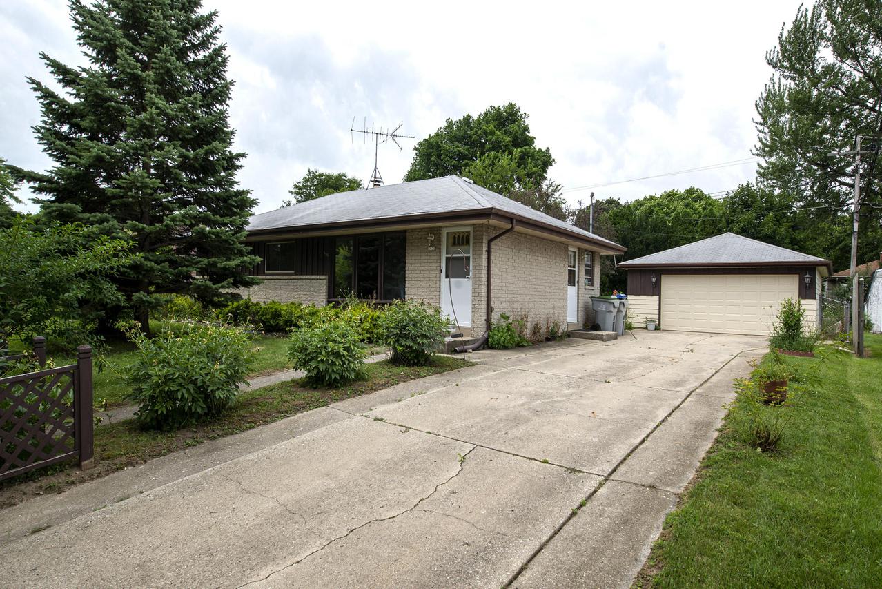 3520 W Parnell Ave., Milwaukee, WI 53221