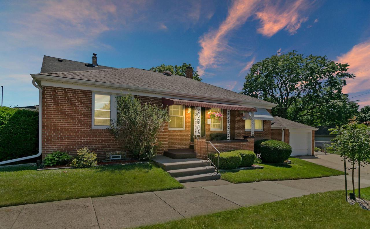 1201 Indiana St, Racine, WI 53405