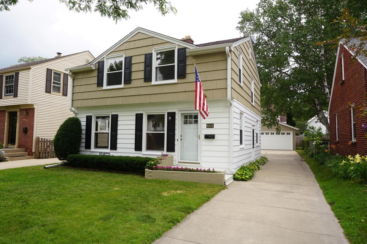 4848 N Diversey Blvd, Whitefish Bay, WI 53217