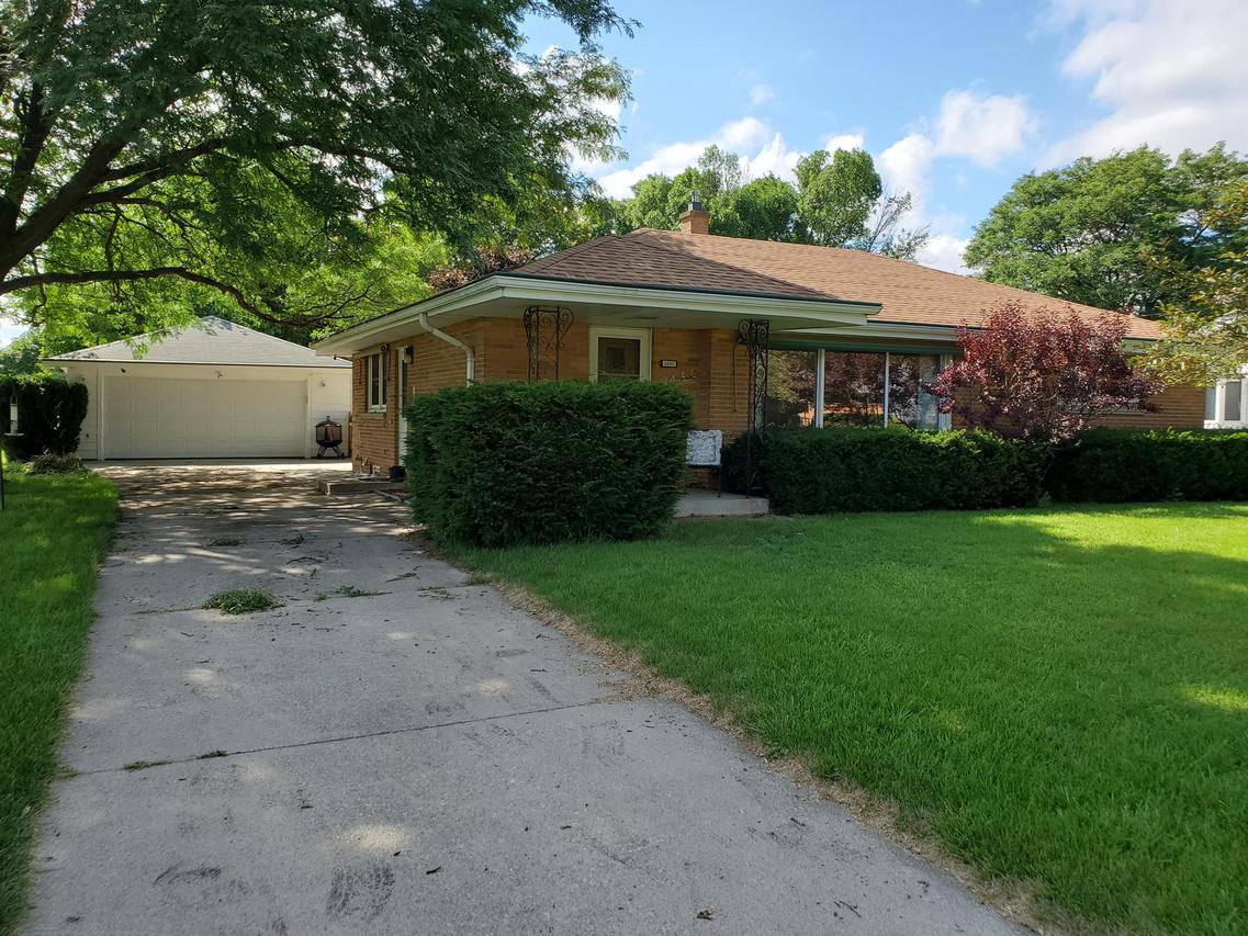 4451 N 99th St., Wauwatosa, WI 53225